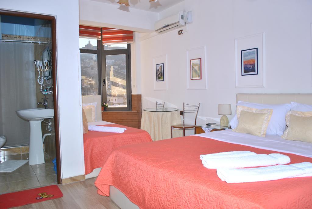 Hotel The First Gjirokastër 외부 사진