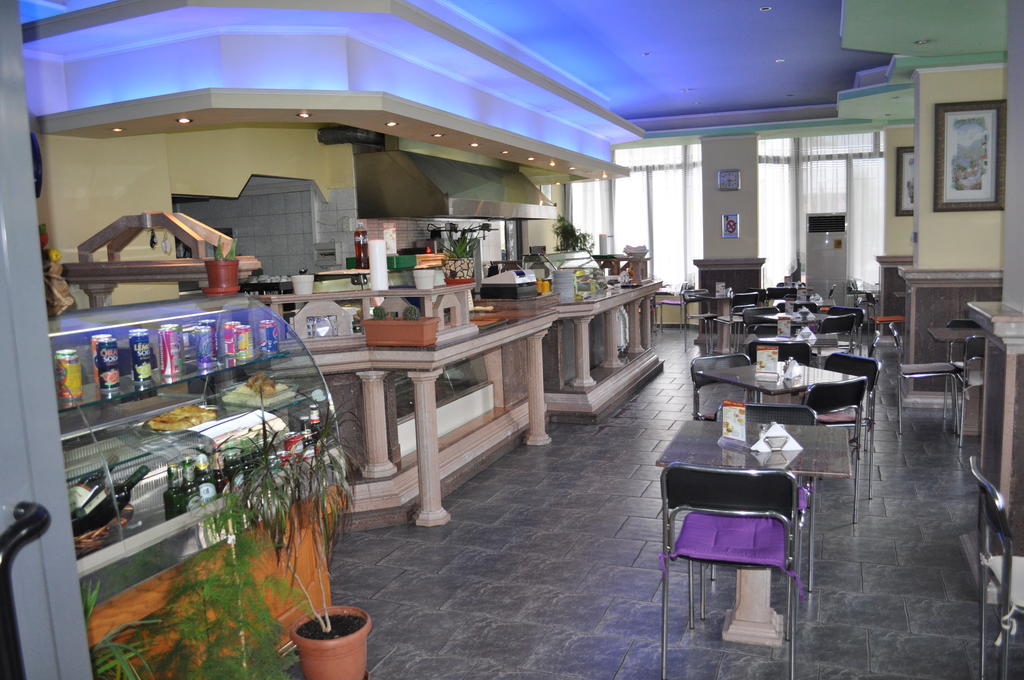 Hotel The First Gjirokastër 외부 사진