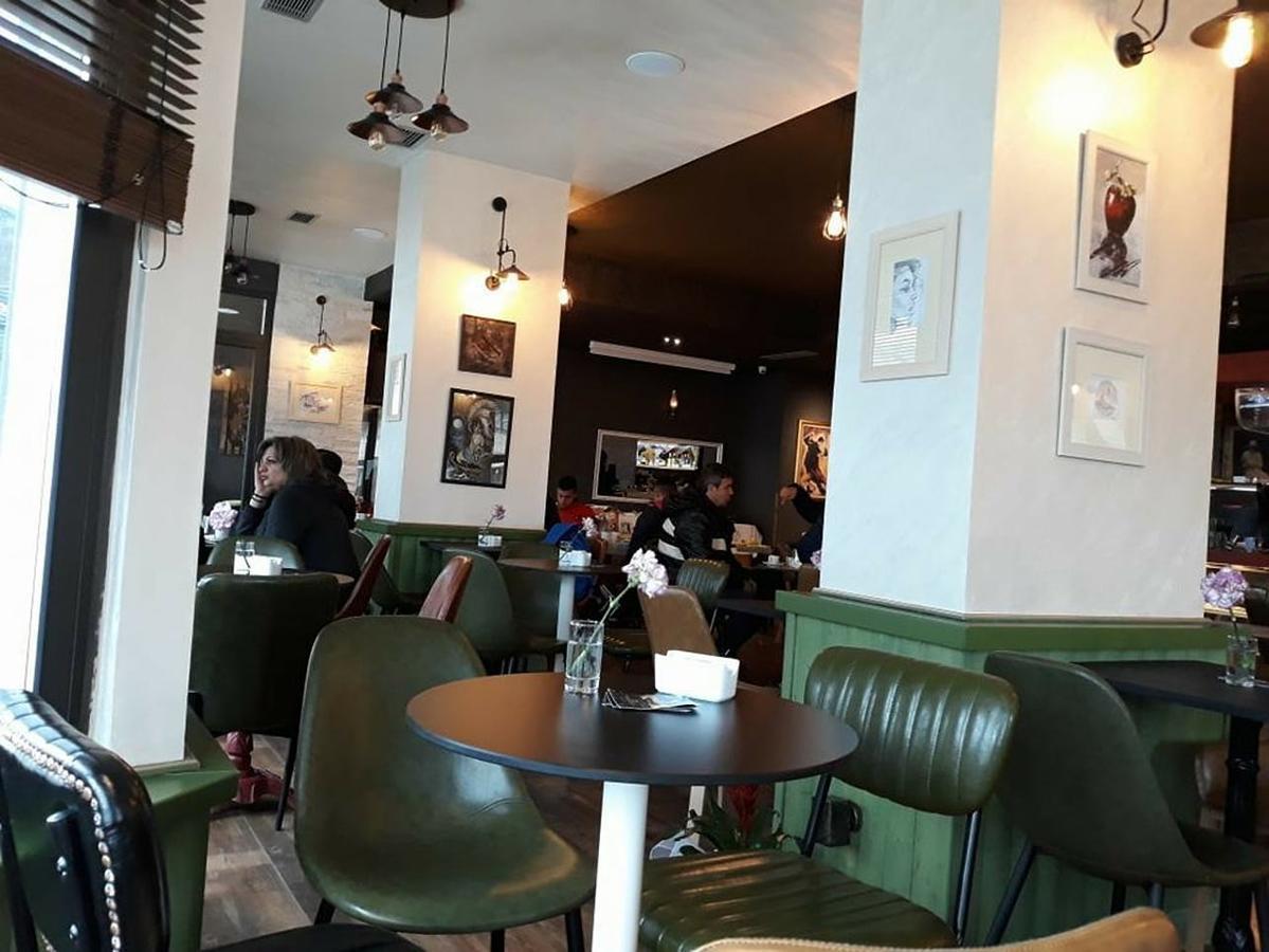 Hotel The First Gjirokastër 외부 사진