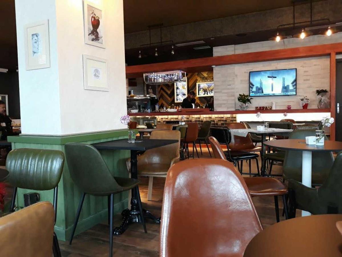 Hotel The First Gjirokastër 외부 사진